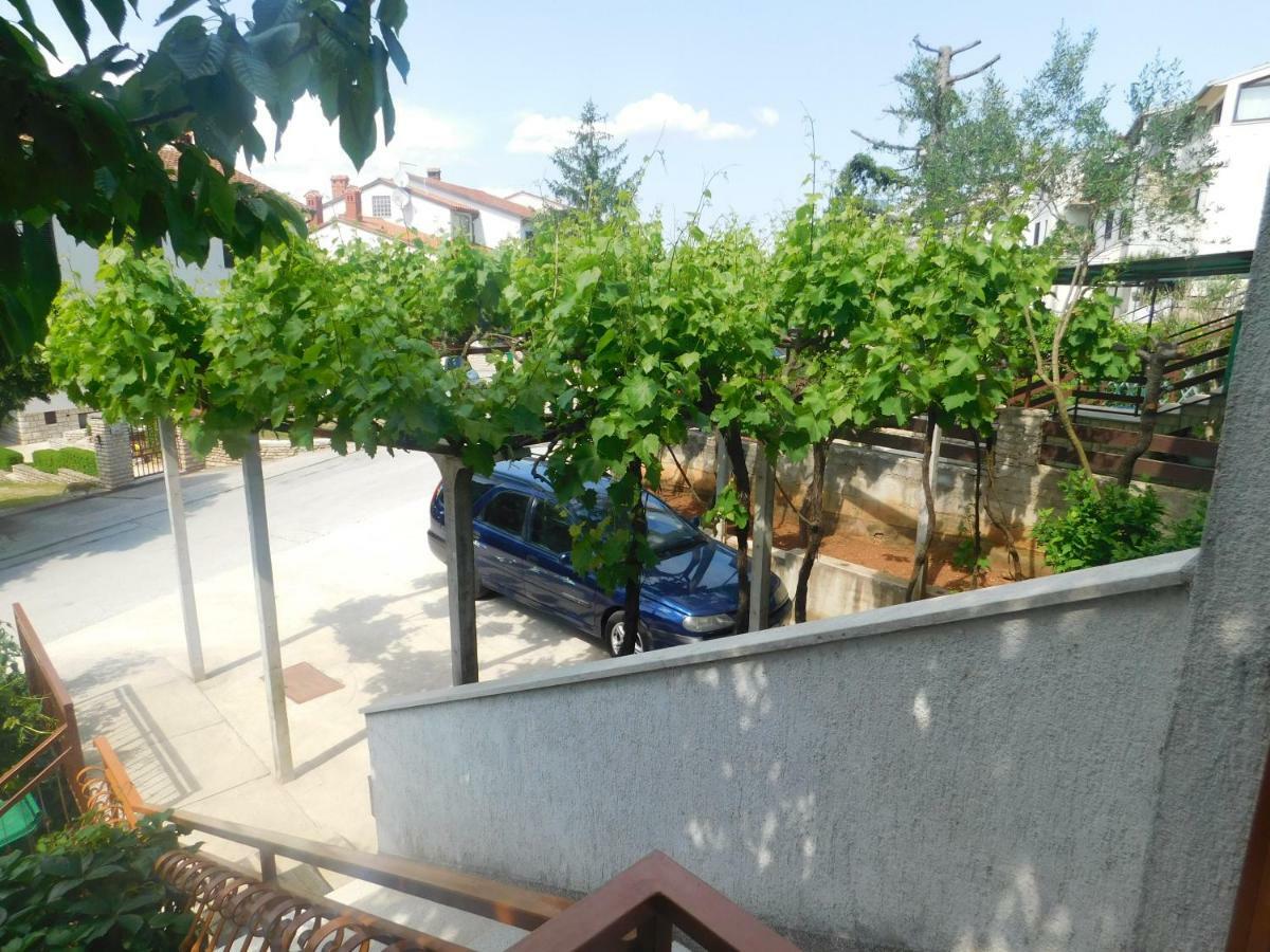 Apartment Artusi Pula Exterior photo