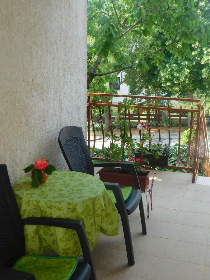 Apartment Artusi Pula Exterior photo